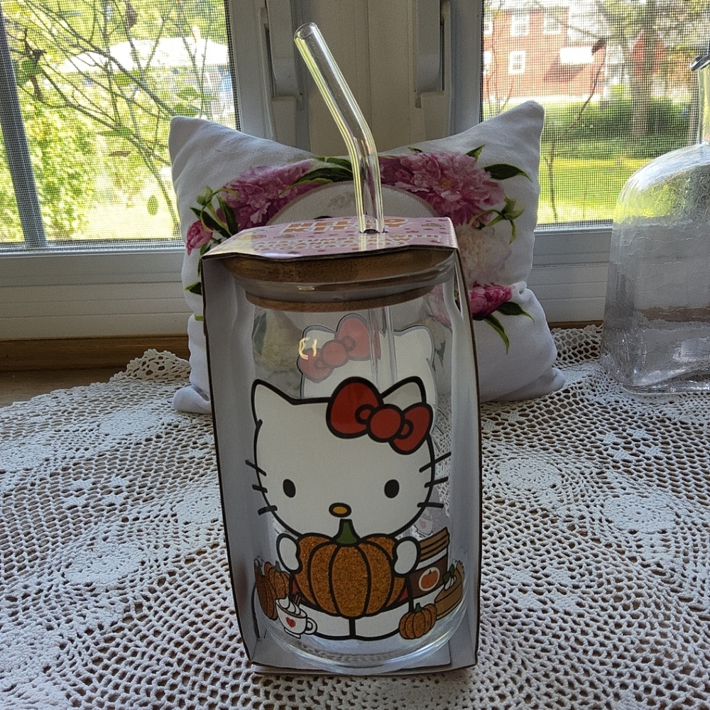 Hello Kitty Glass Tumbler With Lid And Straw 16 OZ Pumpkin Glitter NEW